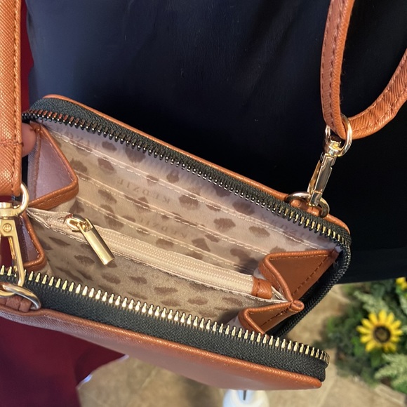 🌻Kedzie Best Little Bag in Saffiano Vegan Leather Crossbody bag in Chesnut - Picture 6 of 10